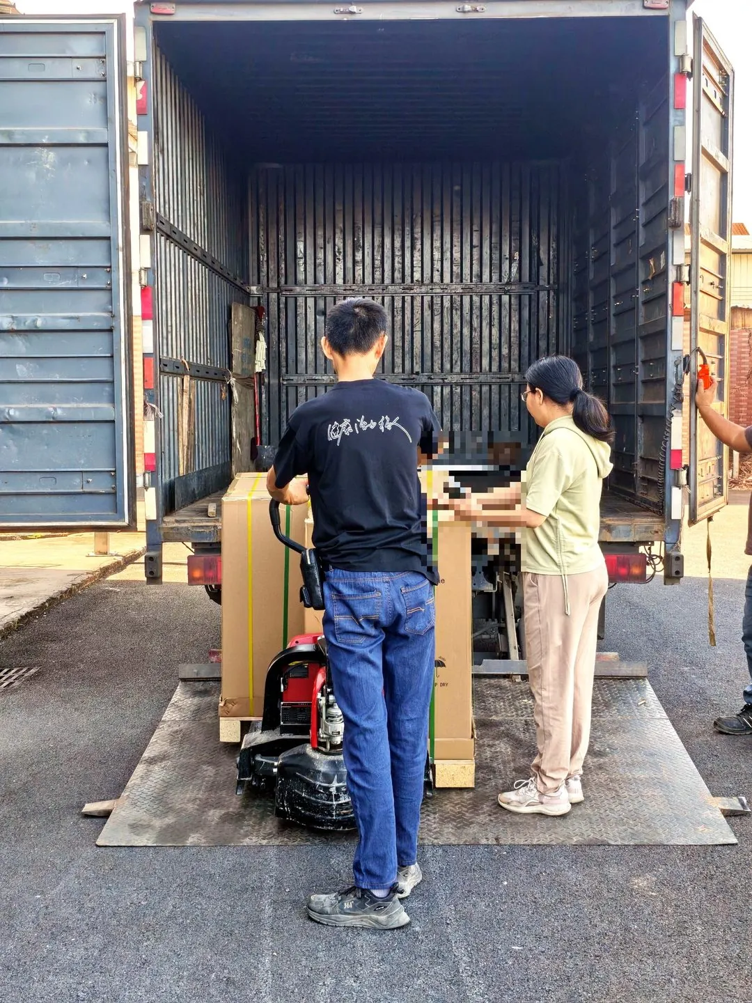 Document checks alongside the loading operation