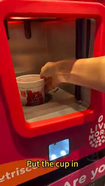 Lançamento de máquinas de venda automática de smoothies de hommy no chile nas lojas CEP