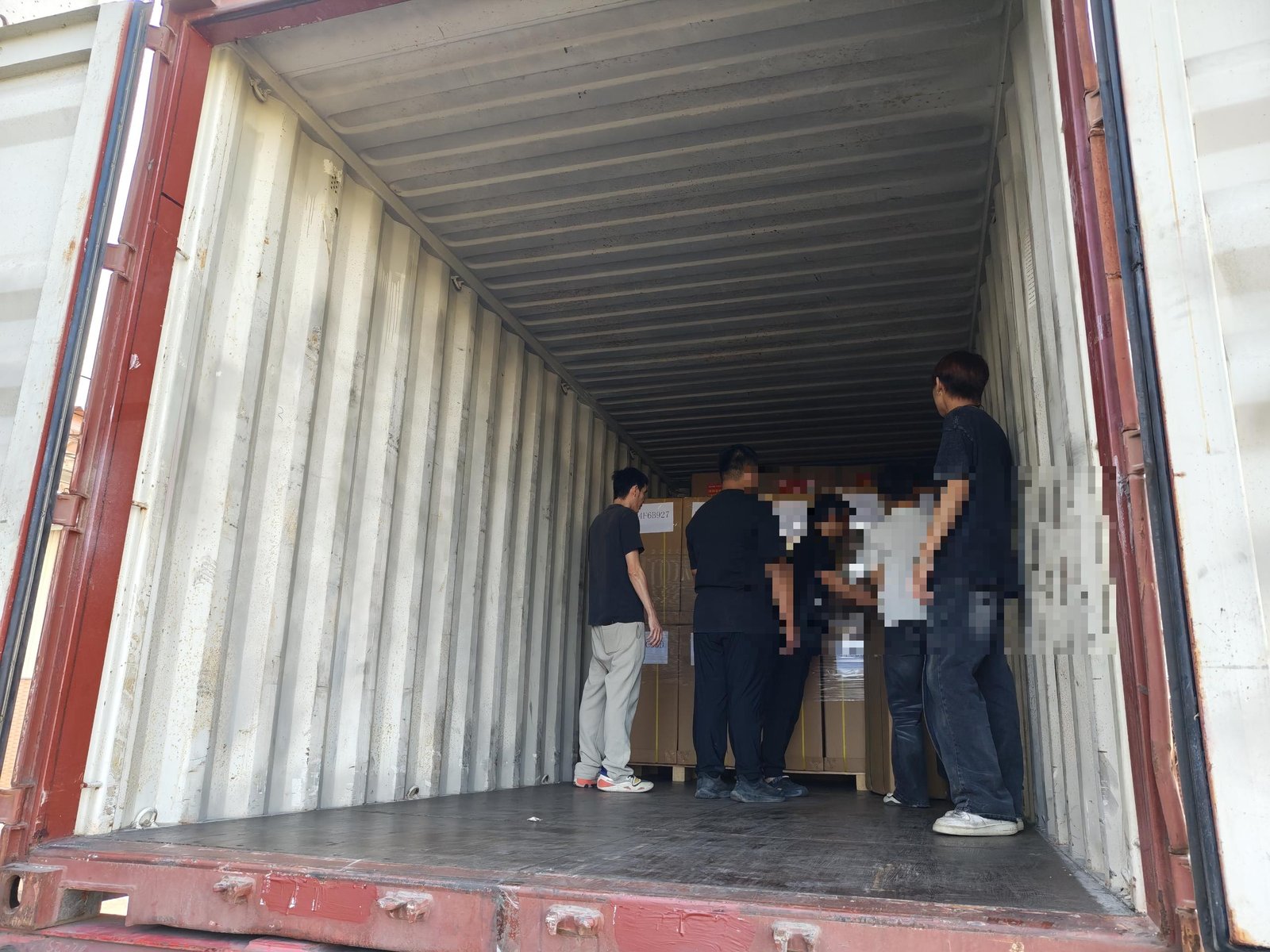 Internal container stowage