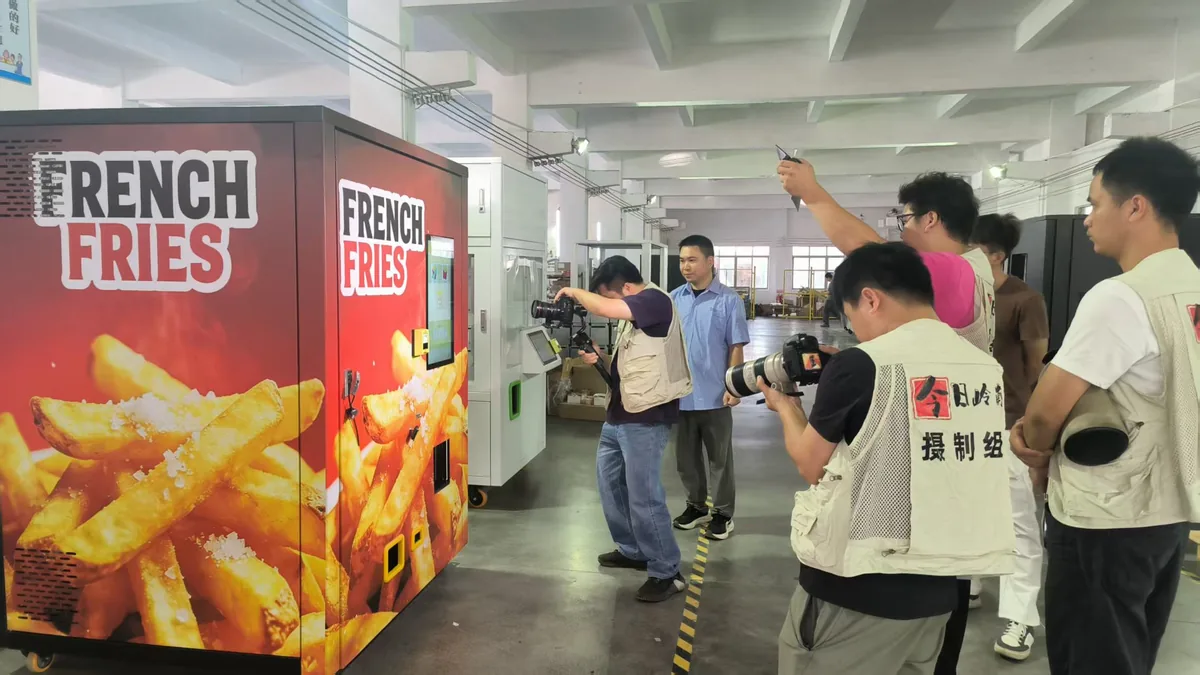 Guangdong TV’s “Today’s Lingnan” Goes Behind the Scenes at Hommy’s Vending Machine Factory