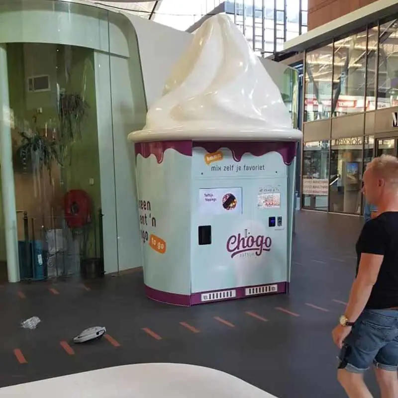 Client Hollande dans le centre commercial 11 Le client néerlandais dans le centre commercial